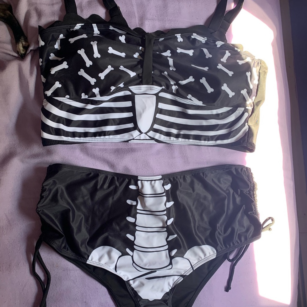 Skele bathing suit
